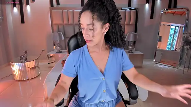 Snapshot of AlessaRomero chatting on May 2026 08:26:02 PM AlessaRomero online show from May 2026 08:26:02 PM
