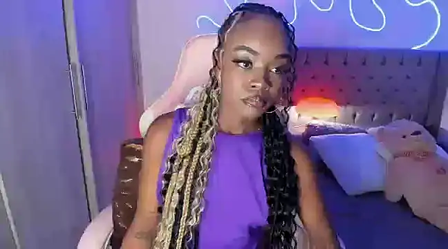 Snapshot of Miss_westt_ chatting on December 2024 06:56:02 AM Miss westt online show from December 2024 06:56:02 AM