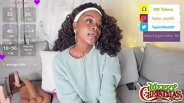 Snapshot of Miss_westt_ chatting on December 2024 03:53:01 AM Miss westt online show from December 2024 03:53:01 AM