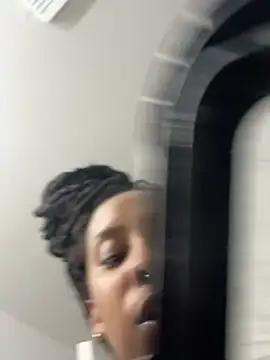 Snapshot of Your_Paris chatting on January 2025 12:57:02 AM Your Paris online show from January 2025 12:57:02 AM