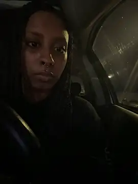 Snapshot of Your_Paris chatting on January 2025 04:37:02 AM Your Paris online show from January 2025 04:37:02 AM