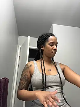 Snapshot of Your_Paris chatting on January 2025 03:19:01 PM Your Paris online show from January 2025 03:19:01 PM