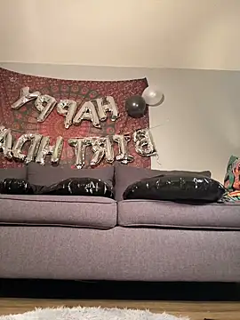 Snapshot of Your_Paris chatting on February 2025 02:47:01 AM Your Paris online show from February 2025 02:47:01 AM