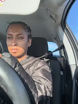 Snapshot of Your_Paris chatting on February 2025 07:16:02 PM Your Paris online show from February 2025 07:16:02 PM