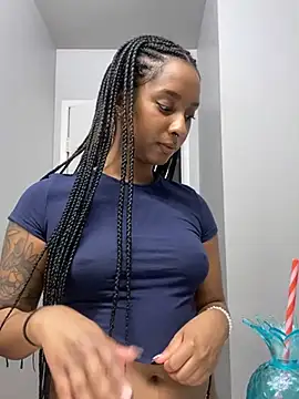 Snapshot of Your_Paris chatting on February 2025 06:51:02 PM Your Paris online show from February 2025 06:51:02 PM