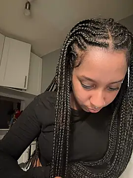 Snapshot of Your_Paris chatting on February 2025 01:14:02 AM Your Paris online show from February 2025 01:14:02 AM