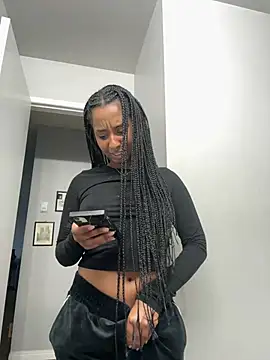 Snapshot of Your_Paris chatting on February 2025 12:38:02 AM Your Paris online show from February 2025 12:38:02 AM