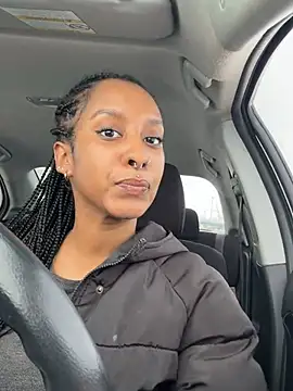 Snapshot of Your_Paris chatting on February 2025 05:09:02 PM Your Paris online show from February 2025 05:09:02 PM