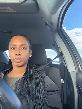 Snapshot of Your_Paris chatting on February 2025 04:51:01 PM Your Paris online show from February 2025 04:51:01 PM