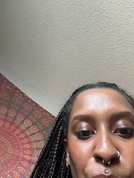 Snapshot of Your_Paris chatting on February 2025 12:41:01 AM Your Paris online show from February 2025 12:41:01 AM