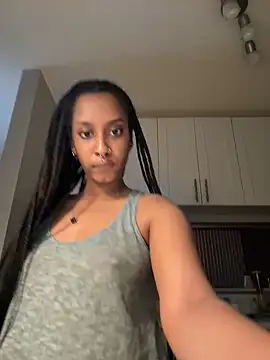 Snapshot of Your_Paris chatting on February 2025 01:53:02 AM Your Paris online show from February 2025 01:53:02 AM