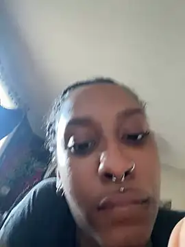 Snapshot of Your_Paris chatting on March 2025 08:50:02 PM Your Paris online show from March 2025 08:50:02 PM