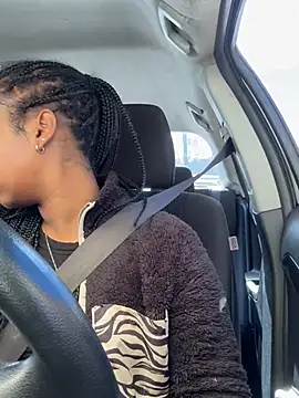 Snapshot of Your_Paris chatting on March 2025 06:33:02 PM Your Paris online show from March 2025 06:33:02 PM