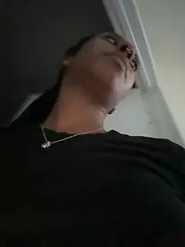 Snapshot of Your_Paris chatting on March 2025 09:59:02 PM Your Paris online show from March 2025 09:59:02 PM