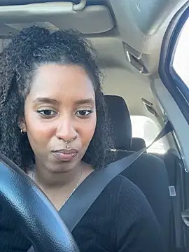 Snapshot of Your_Paris chatting on March 2025 07:32:01 PM Your Paris online show from March 2025 07:32:01 PM