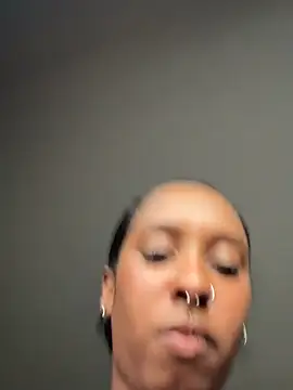 Snapshot of Your_Paris chatting on March 2025 12:10:02 AM Your Paris online show from March 2025 12:10:02 AM