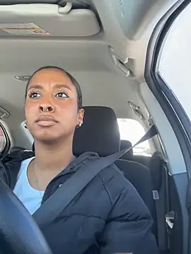 Snapshot of Your_Paris chatting on March 2025 07:12:01 PM Your Paris online show from March 2025 07:12:01 PM