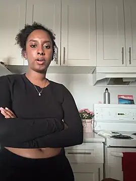 Snapshot of Your_Paris chatting on March 2025 07:57:02 PM Your Paris online show from March 2025 07:57:02 PM