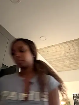 Snapshot of Your_Paris chatting on September 2025 01:44:02 PM Your Paris online show from September 2025 01:44:02 PM