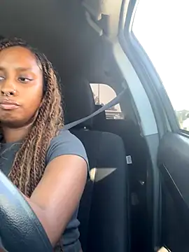 Snapshot of Your_Paris chatting on September 2025 11:06:02 PM Your Paris online show from September 2025 11:06:02 PM