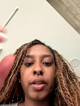 Snapshot of Your_Paris chatting on September 2025 02:51:01 PM Your Paris online show from September 2025 02:51:01 PM