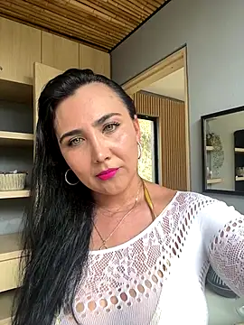 Evangeline Taylorr online show from September 2025 07:35:02 PM