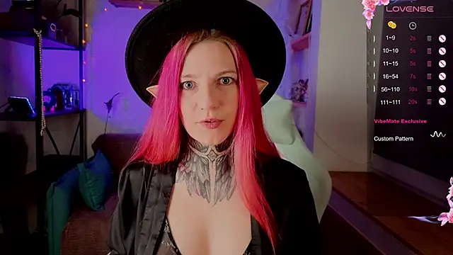 Roxy      online show from November 2025 09:39:02 PM