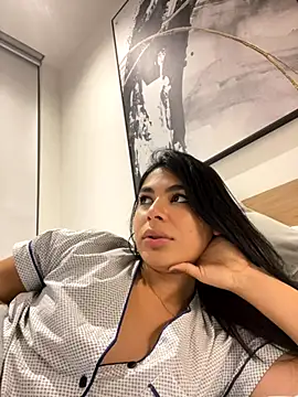 Snapshot of IsabelleFoxx_ chatting on November 2025 04:35:01 AM IsabelleFoxx online show from November 2025 04:35:01 AM