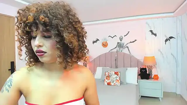 Snapshot of MadelaineJones chatting on October 2025 08:13:02 PM MadelaineJones online show from October 2025 08:13:02 PM