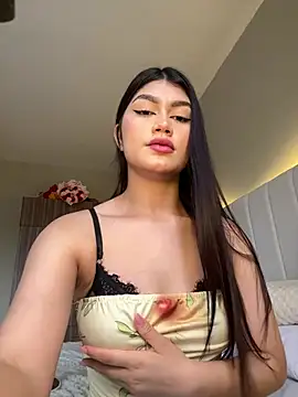 EmmaMartiinez online show from April 2026 08:37:01 PM