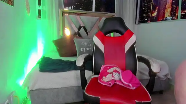 Sheryl Hamilton online show from December 2024 09:48:01 PM