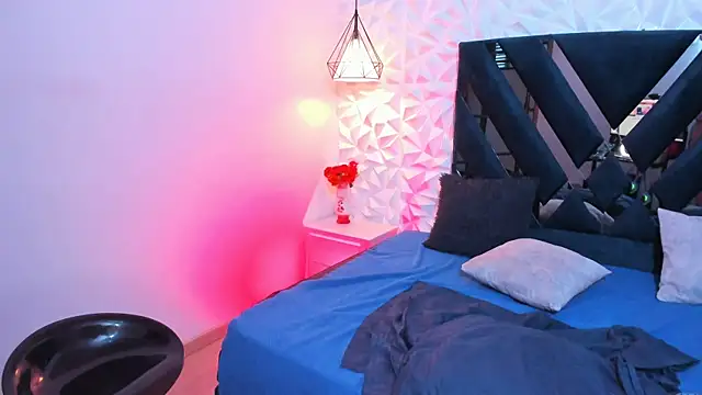 Sheryl Hamilton online show from January 2025 04:06:01 PM