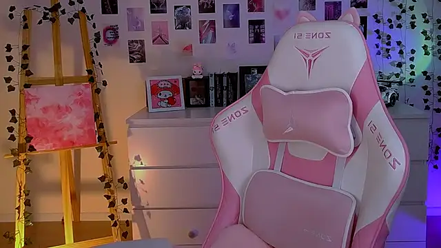 AliceCharmy online show from February 2025 01:30:01 PM