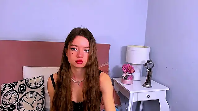 Snapshot of GraceLips chatting on March 2025 06:40:01 AM GraceLips online show from March 2025 06:40:01 AM