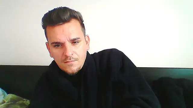 Huge cock22cm online show from October 2025 09:32:01 AM