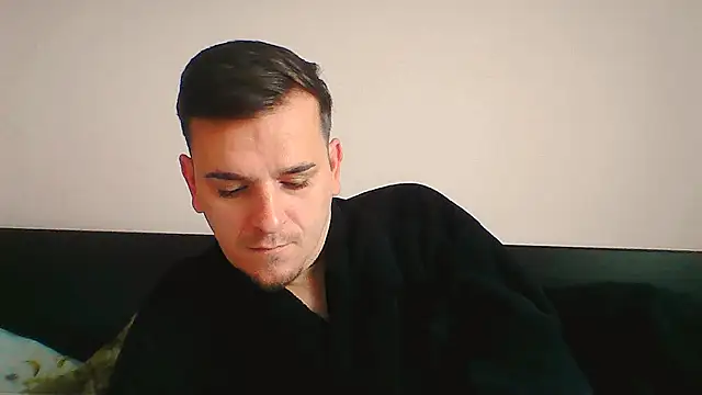 Huge cock22cm online show from November 2025 07:46:02 AM