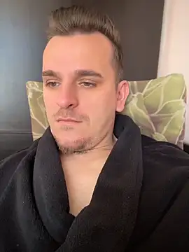 Huge cock22cm online show from April 2026 08:23:01 AM