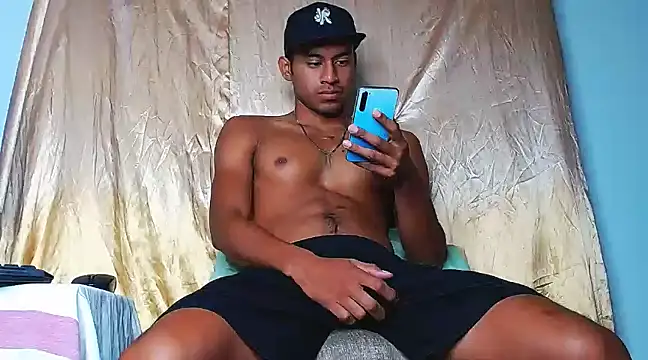 Snapshot of DanteSantoro chatting on January 2025 12:39:01 PM DanteSantoro online show from January 2025 12:39:01 PM