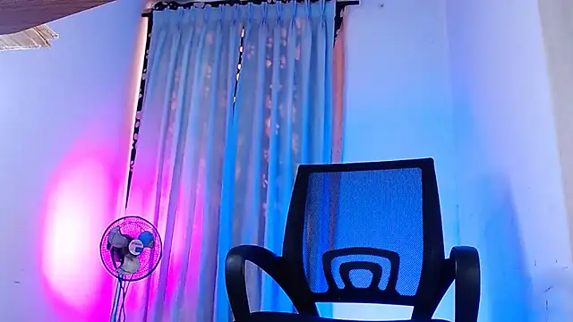 Snapshot of DanteSantoro chatting on February 2026 06:05:01 PM DanteSantoro online show from February 2026 06:05:01 PM