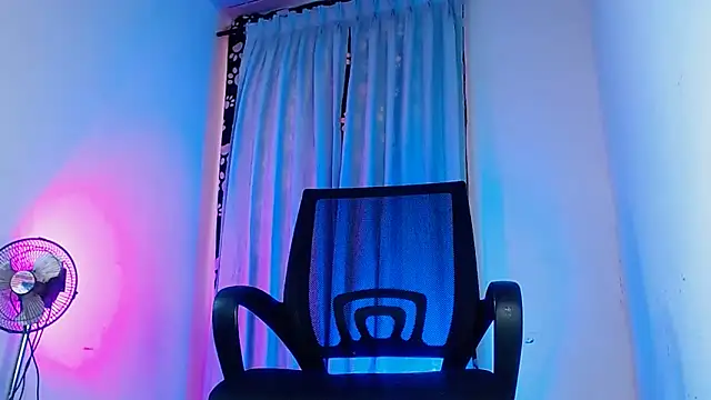 Snapshot of DanteSantoro chatting on February 2026 09:13:01 PM DanteSantoro online show from February 2026 09:13:01 PM