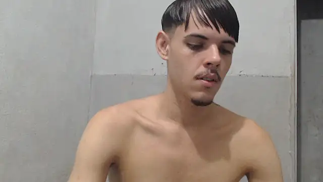 MicaelRian69 online show from May 2026 04:17:02 AM