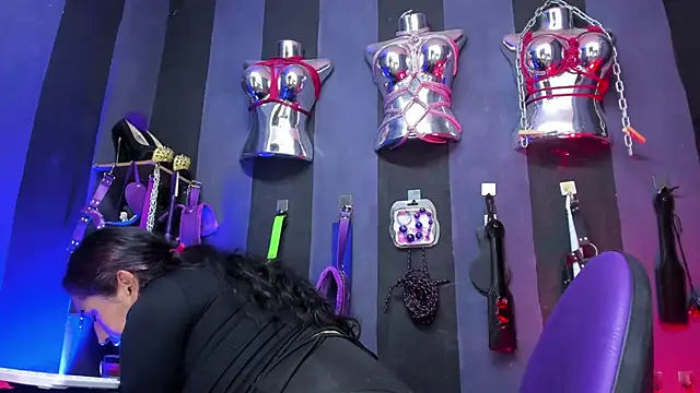 LucyStrike  online show from September 2025 10:57:02 PM