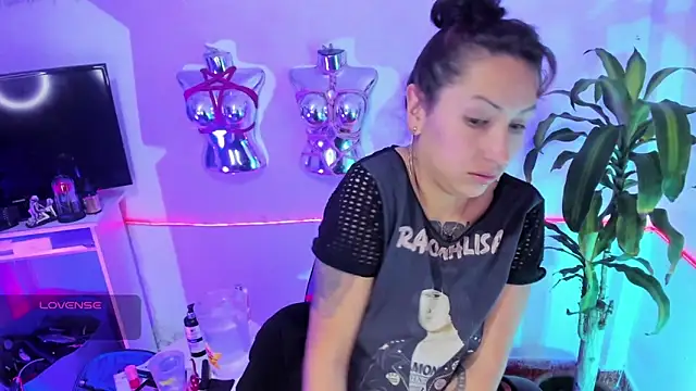 LucyStrike  online show from May 2026 12:16:02 AM