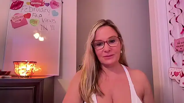 Milf Goddess online show from February 2025 08:15:02 AM