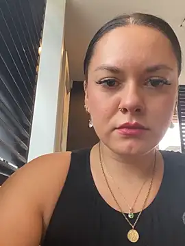 Snapshot of Luccreccia_ chatting on September 2025 09:21:02 AM Luccreccia online show from September 2025 09:21:02 AM