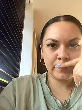 Snapshot of Luccreccia_ chatting on October 2025 09:18:01 AM Luccreccia online show from October 2025 09:18:01 AM