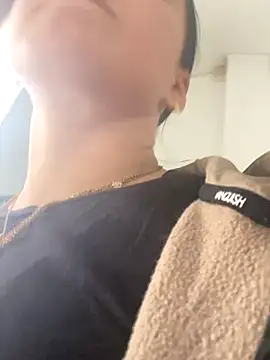 Snapshot of Luccreccia_ chatting on October 2025 10:06:01 AM Luccreccia online show from October 2025 10:06:01 AM