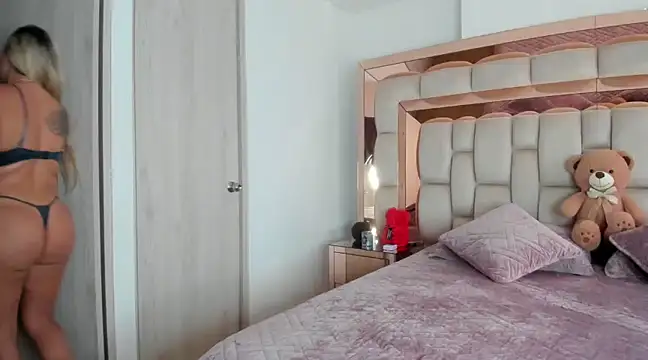 Snapshot of candy-sam28 chatting on February 2025 04:25:01 PM candy-sam28 online show from February 2025 04:25:01 PM