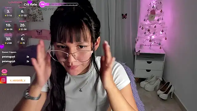 cute roxy online show from November 2025 03:08:02 AM