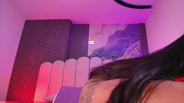 hot dione online show from July 2026 07:33:02 PM